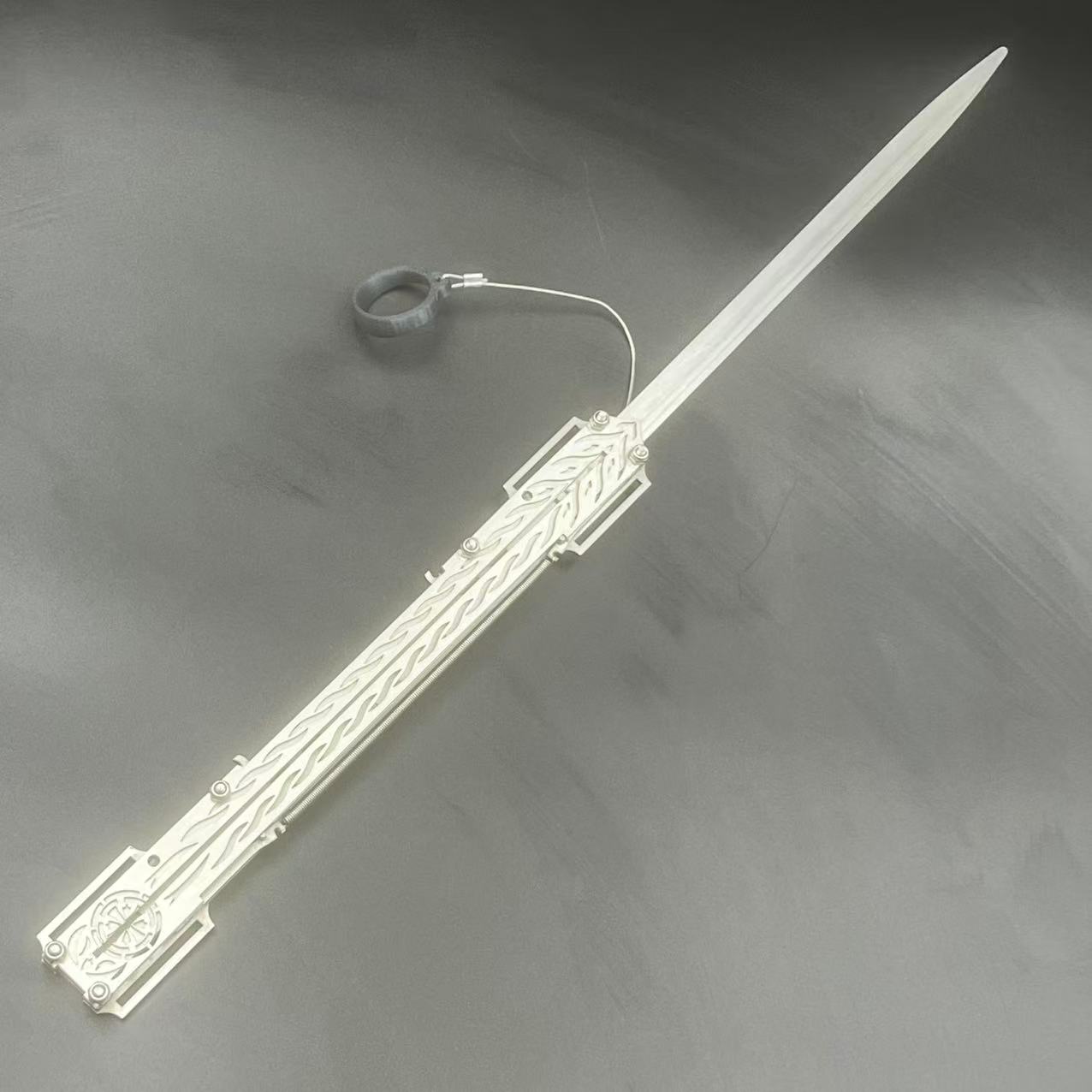 سيف مرن من الفولاذ المقاوم للص - مراجعة Cosplay Prop Dagger وسعره