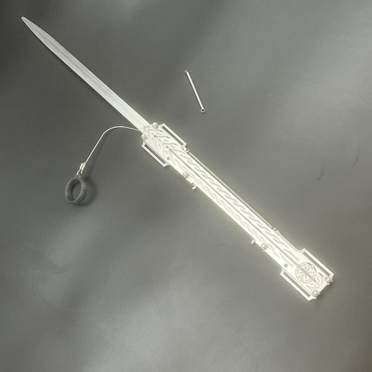 سيف مرن من الفولاذ المقاوم للص - مراجعة Cosplay Prop Dagger وسعره